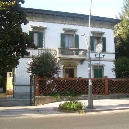 לוקה Villa Patrizia B&B מראה חיצוני תמונה